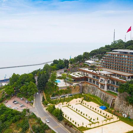 เรดิสัน บลู โฮเต็ล ทรับซอน Hotel ภายนอก รูปภาพ The hotel in 2016