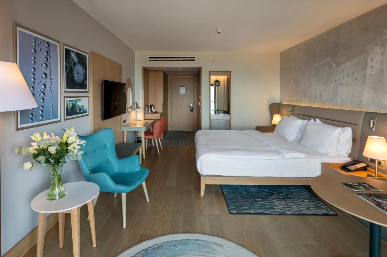 เรดิสัน บลู โฮเต็ล ทรับซอน Hotel ภายนอก รูปภาพ A room at the hotel