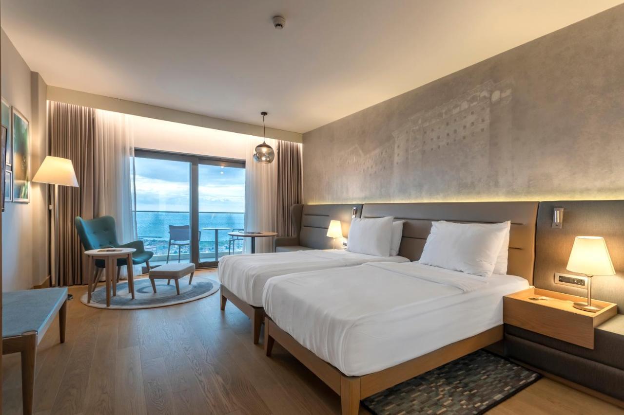 เรดิสัน บลู โฮเต็ล ทรับซอน Hotel ภายนอก รูปภาพ Deluxe Ocean View