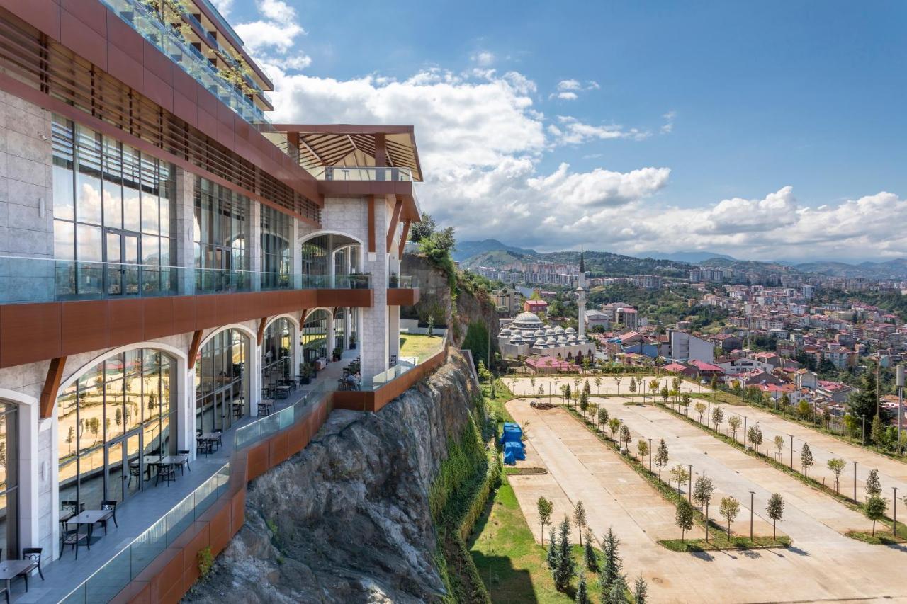 เรดิสัน บลู โฮเต็ล ทรับซอน Hotel ภายนอก รูปภาพ View of the hotel
