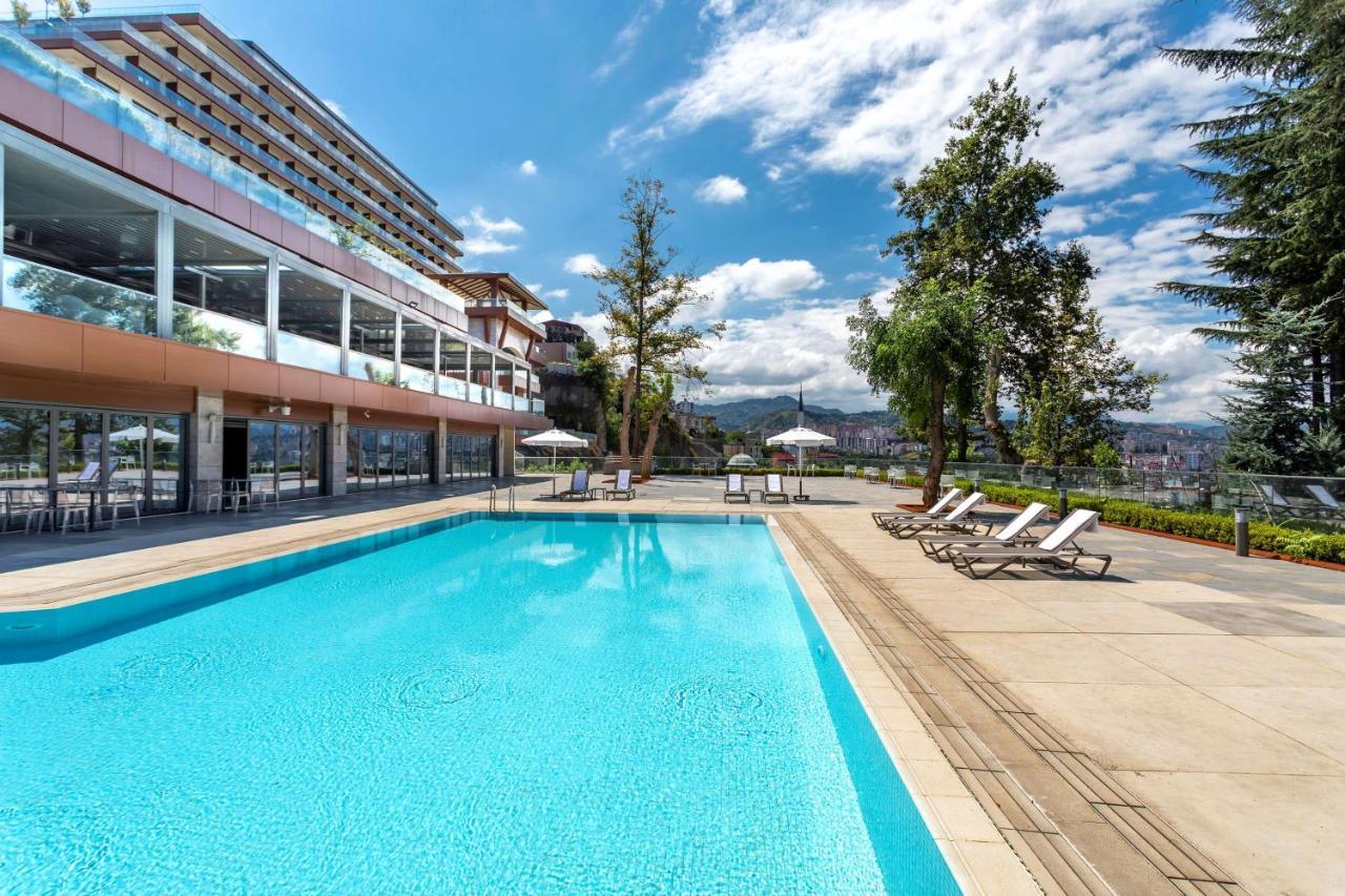 เรดิสัน บลู โฮเต็ล ทรับซอน Hotel ภายนอก รูปภาพ