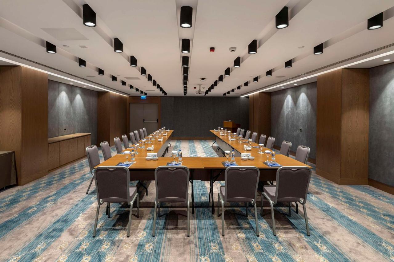 เรดิสัน บลู โฮเต็ล ทรับซอน Hotel ภายนอก รูปภาพ Meeting room