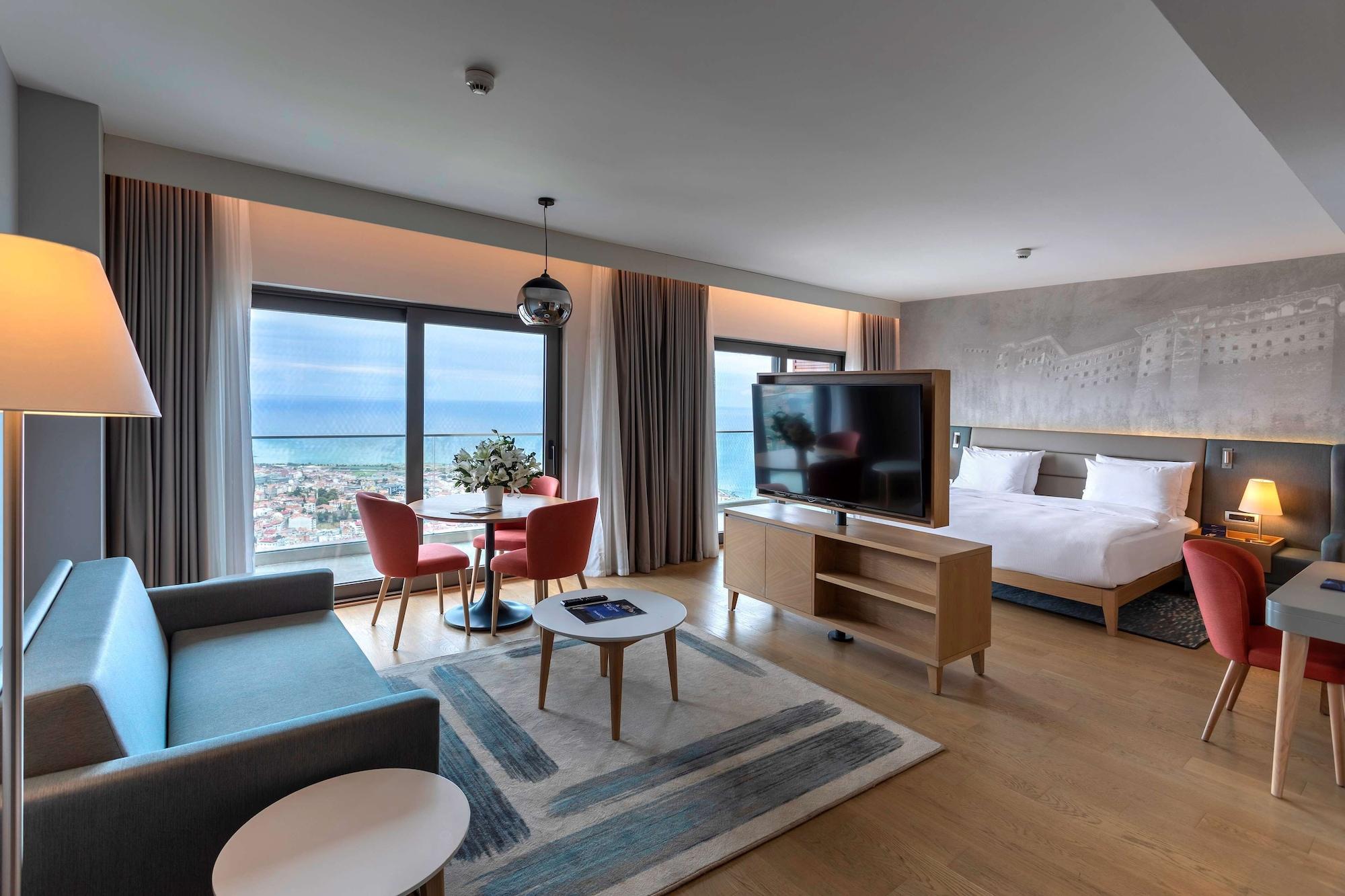 เรดิสัน บลู โฮเต็ล ทรับซอน Hotel ภายนอก รูปภาพ Suite