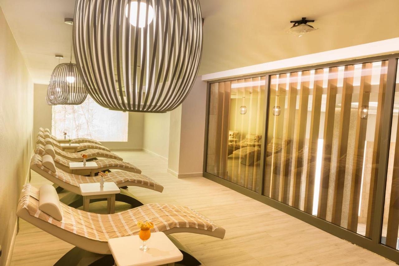 เรดิสัน บลู โฮเต็ล ทรับซอน Hotel ภายนอก รูปภาพ The spa at the Mandarin Oriental, Munich