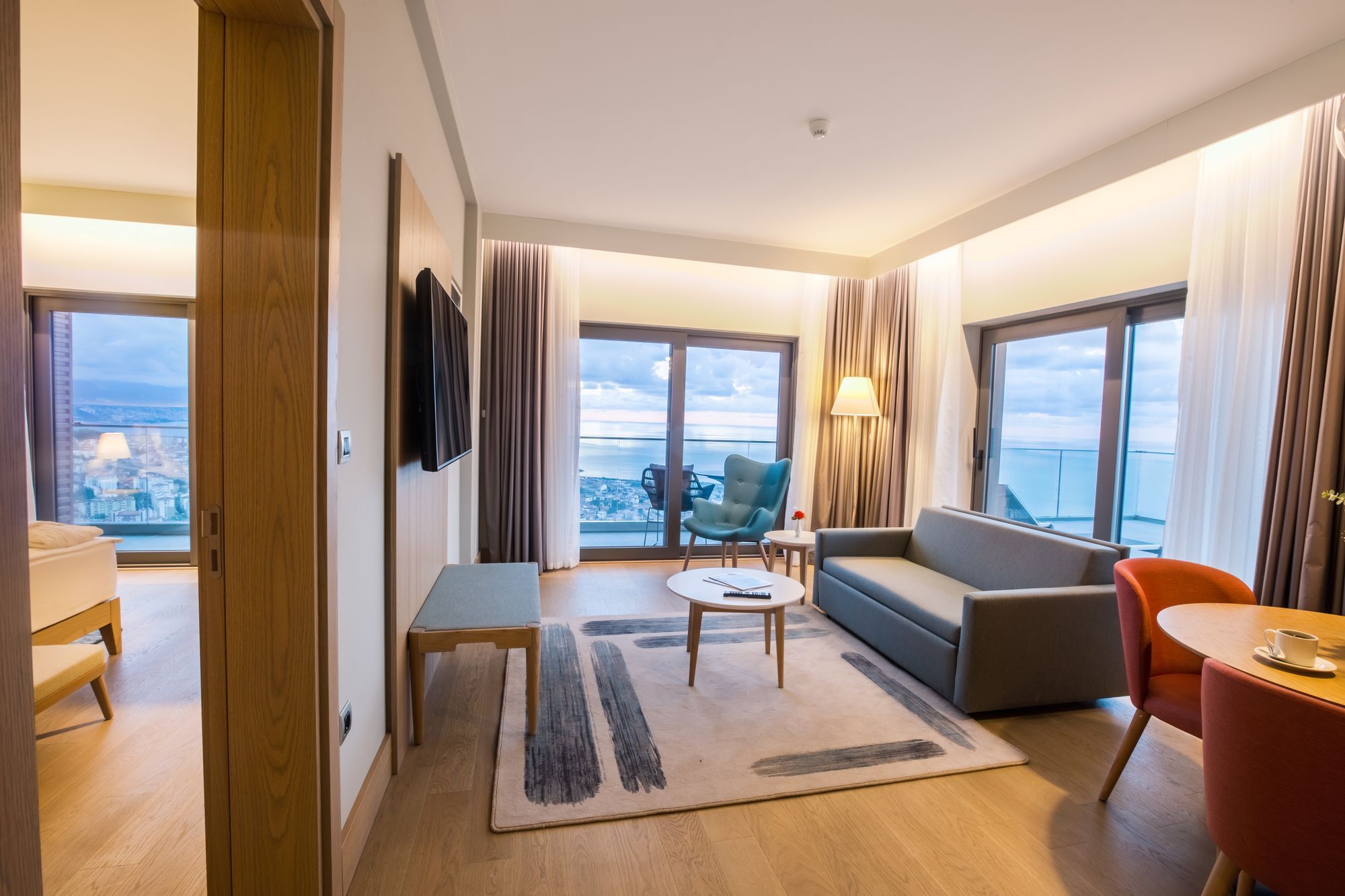เรดิสัน บลู โฮเต็ล ทรับซอน Hotel ภายนอก รูปภาพ Suite